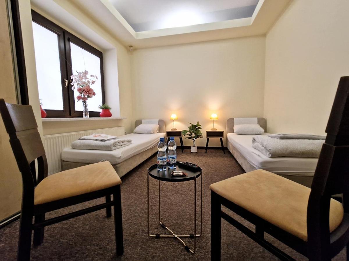 Helvetia Plus B&B - Private Rooms And Apartments Warschau Exterior foto